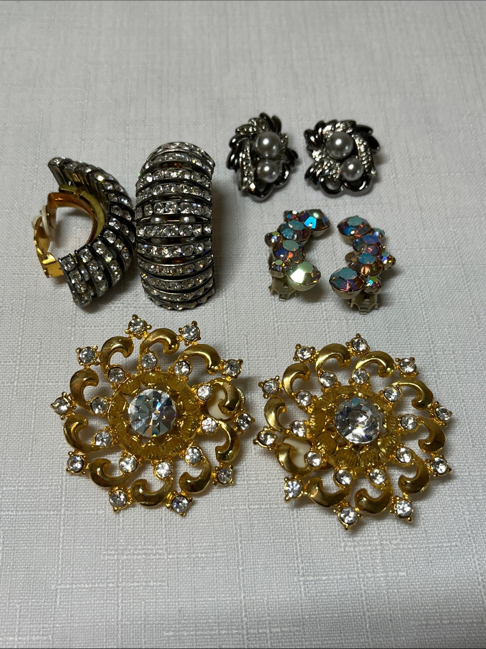Vintage set of Assorted CLIP ON Earring Set - Gold and Silver Tones